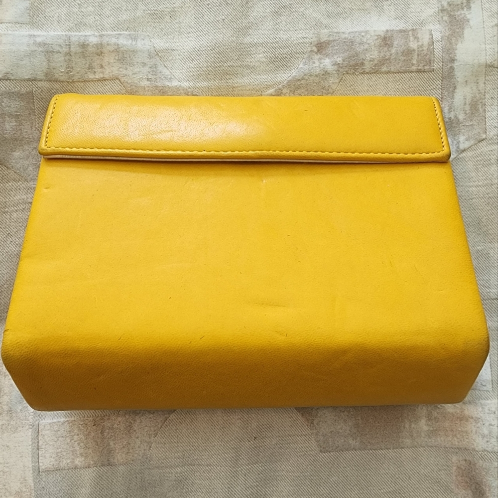 GINO Vintage Leather Convertible Yellow Clutch purse